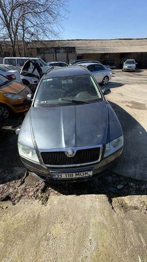 Vând  koda Octavia Tour Break   2005   1.6 Benzină   102 CP   Spațioasă și Fiabilă