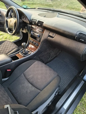 Mercedes Benz C200 - imagine 10