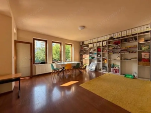 Casa spatioasa,perfecta pentru locuit sau investitie - imagine 9