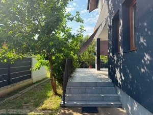 Casa spatioasa,perfecta pentru locuit sau investitie - imagine 8