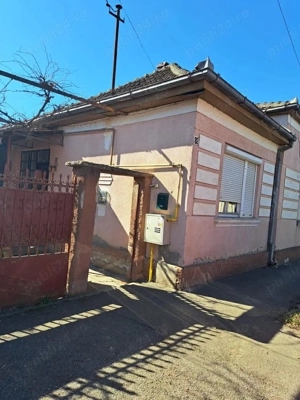 Casa de vanzare 3 camere , zona Titulescu , 80 mp , 5 ARI teren , 110.000 euro neg.