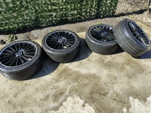 Vând set de 4 jante din aliaj R18, echipate cu cauciucuri fabricate în anul 2022, aflate într-o star - imagine 3