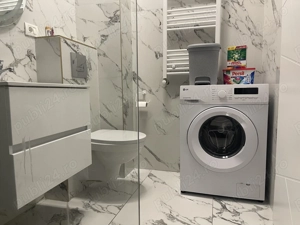 Apartament modern și luminos de vânzare  - imagine 8