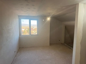 Sangeorgiu de Mures - Vanzare apartament 3 camere - Str. Garii - imagine 12