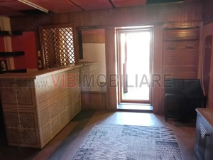 Casă spațioasă de vânzare | Parter + Etaj | Ideală pentru locuință sau activitate comercială - imagine 13