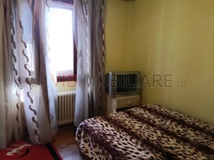 Casă spațioasă de vânzare | Parter + Etaj | Ideală pentru locuință sau activitate comercială - imagine 7