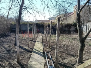 Casă spațioasă de vânzare | Parter + Etaj | Ideală pentru locuință sau activitate comercială - imagine 2