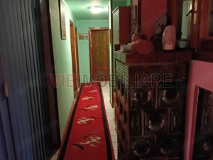 Casă spațioasă de vânzare | Parter + Etaj | Ideală pentru locuință sau activitate comercială - imagine 5