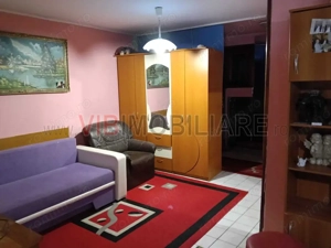 Casă spațioasă de vânzare | Parter + Etaj | Ideală pentru locuință sau activitate comercială - imagine 3