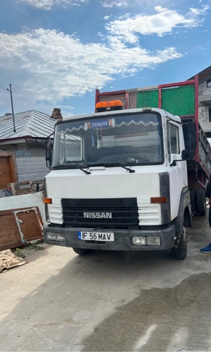 Nissan L35 basculabil 