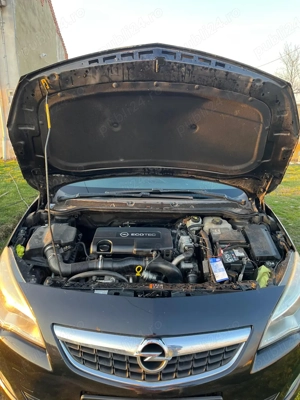 Opel Astra J Sport Tourer - imagine 9