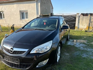 Opel Astra J Sport Tourer - imagine 2