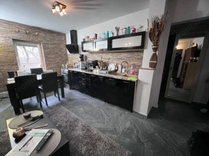 Apartament 2 camere,decomandat,zona Lido-Casa de pensii - imagine 2