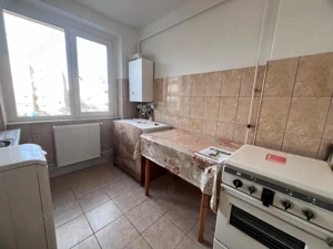 Apartament 2 camere, etaj 1, Simeria-zona Centrala