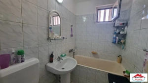 Apartament 2 camere zona centrala etaj 3 - imagine 8