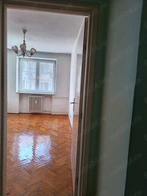 Vând apartament 3 camere decomandate  - imagine 2