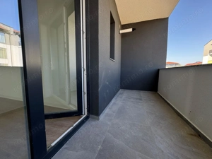 3 camere.Decomandat.Bucatarie inchisa.Bine compartimentat - imagine 15