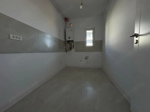 3 camere.Decomandat.Bucatarie inchisa.Bine compartimentat - imagine 11