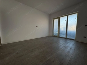 3 camere.Decomandat.Bucatarie inchisa.Bine compartimentat - imagine 4