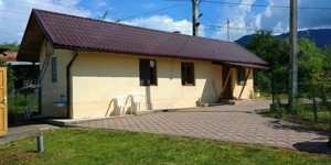 Casă de vacanță de vânzare în comuna Corbeni, județ Argeș.