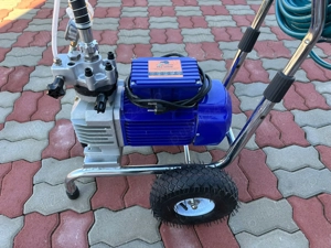 Închiriez pompă de zugrăvit pentru vopsea lavabilă pe bază de apă preț 250 ron pe zi