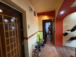 Apartament 2 camere, decomandat, zona Mihai Eminescu  - imagine 2