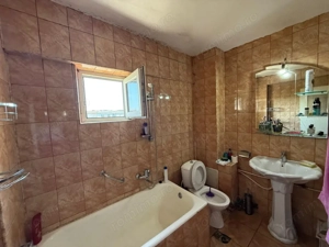 Apartament 2 camere, decomandat, zona Mihai Eminescu  - imagine 3