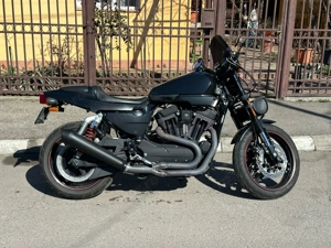 Harley Davidson  XR1200X 1200 cc   model rar inspirat din legenda de flat-track XR750