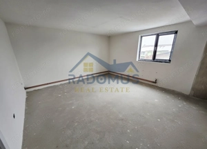 Vila Tătărani - 280 mp utili - 500 mp Teren - 8 Camere + 4 Băi - imagine 15