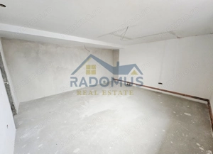 Vila Tătărani - 280 mp utili - 500 mp Teren - 8 Camere + 4 Băi - imagine 16