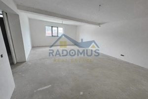 Vila Tătărani - 280 mp utili - 500 mp Teren - 8 Camere + 4 Băi - imagine 4