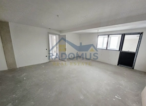 Vila Tătărani - 280 mp utili - 500 mp Teren - 8 Camere + 4 Băi - imagine 11