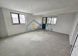 Vila Tătărani - 280 mp utili - 500 mp Teren - 8 Camere + 4 Băi - imagine 13