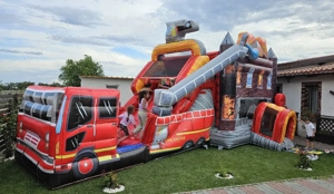 Tobogan castel gonflabil masina de pompieri
