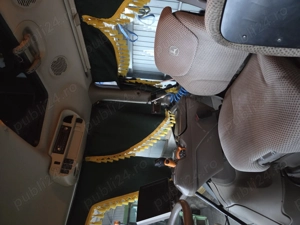 Vand tractor J D. 6215 R - imagine 4