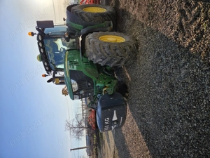 Vand tractor J D. 6215 R - imagine 5