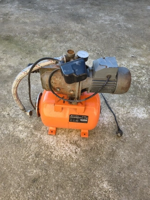 Hidrofor cu butelie 24 l - funcțional