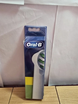 4 Capete de periuţă Oral-B