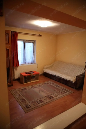 Vand casa si curte spatioase de 400 mp, cu multa verdeata,situate intr-o zona linistita! - imagine 8