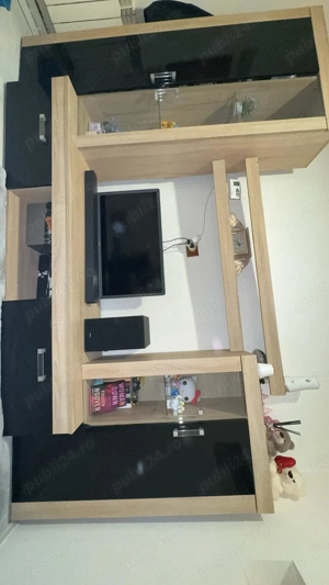 Vând mobila living. 