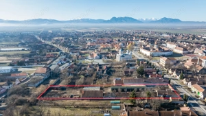 Casă de vânzare în centrul localității Prejmer, teren 5.055 mp! - imagine 6