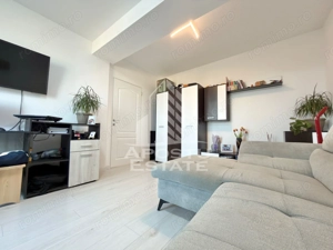 Apartament cu 2 camere mobilat decomandat, dressing si debara in Giroc - imagine 4