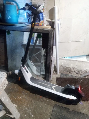 Trotinetă electrică 