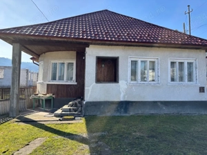 Casa in Leordina cu trei camere si 15ari de teren aproape de centru - imagine 2