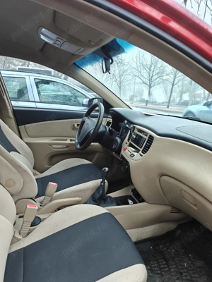 Kia Rio II Hatchback  1.4 (97 CP - imagine 4