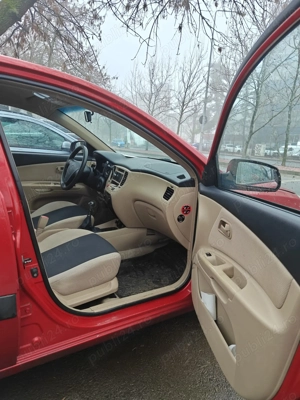 Kia Rio II Hatchback  1.4 (97 CP - imagine 3