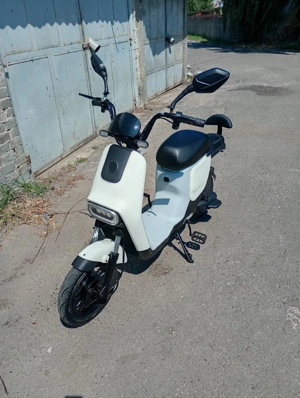 Vand scuter electric