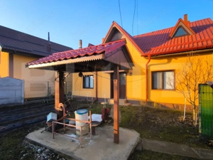 Gospodarie deosebita, casa de locuit, spatiu comercial, 155 mpu si 200mp teren  - imagine 3