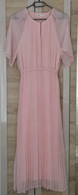 Vand rochie de vara marime M purtata o singura data. Pret 120 lei+ transport