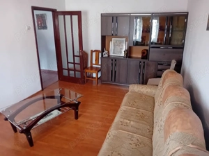 Ap 2 cam Petrodava 50mp central etaj 1 renovat la cheie  - imagine 10